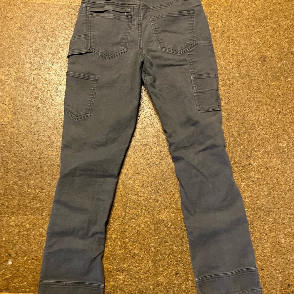 Classic Women's Straight Leg Jeans in Charcoal